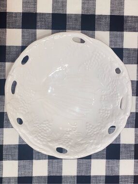 VINTAGE CENTURY Round Fruit Themed Embossed  Serving/Display Bowl WHT 13-1/2”